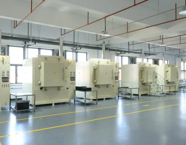 暖房炉作業場
